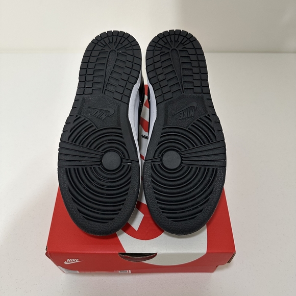 Nike Kids Black and White Sneakers - Picture 5 of 5